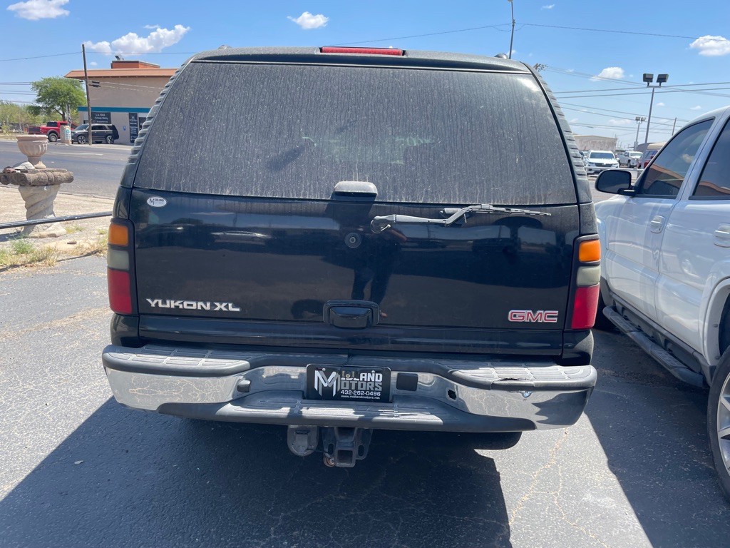 2006 GMC Yukon Image 3