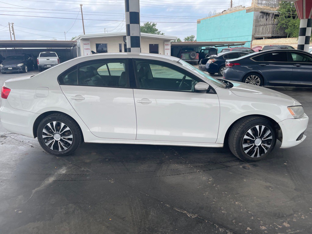 2014 Volkswagen Jetta Image 2