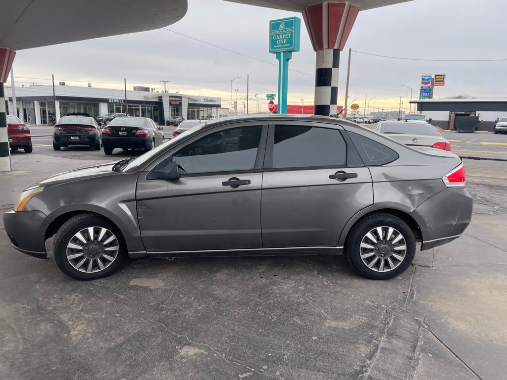 2010 Ford Focus Image 1