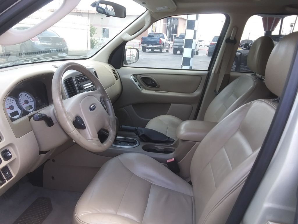 2005 Ford Escape Image 8