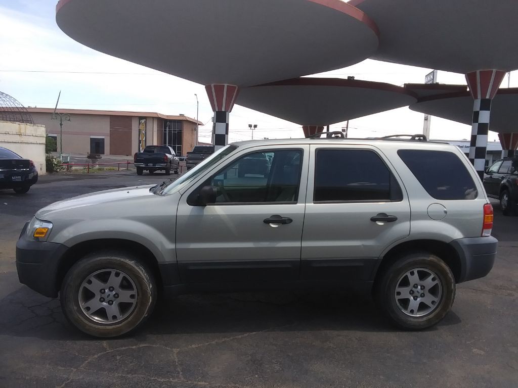 2005 Ford Escape Image 1
