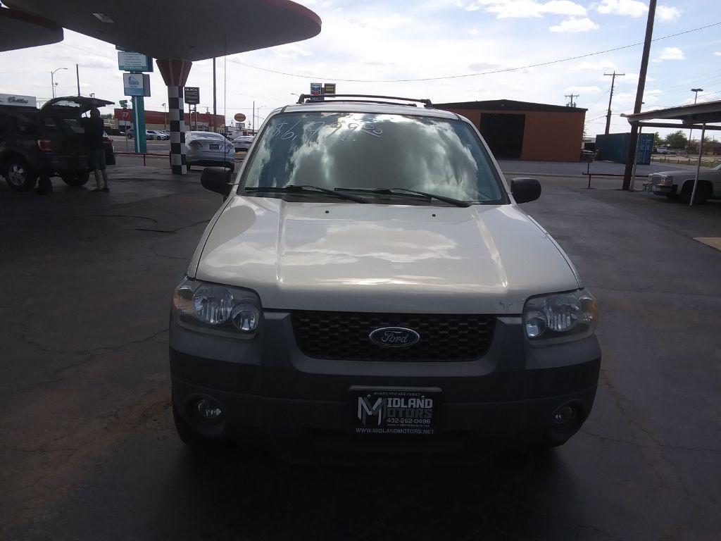 2005 Ford Escape Image 3