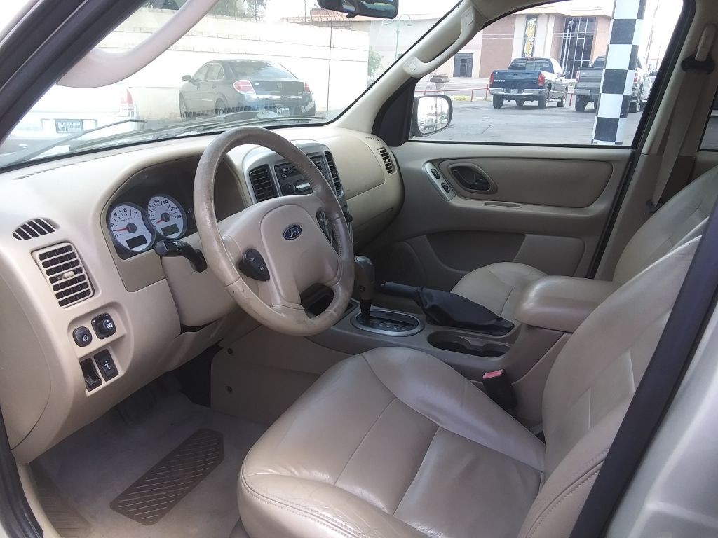 2005 Ford Escape Image 11