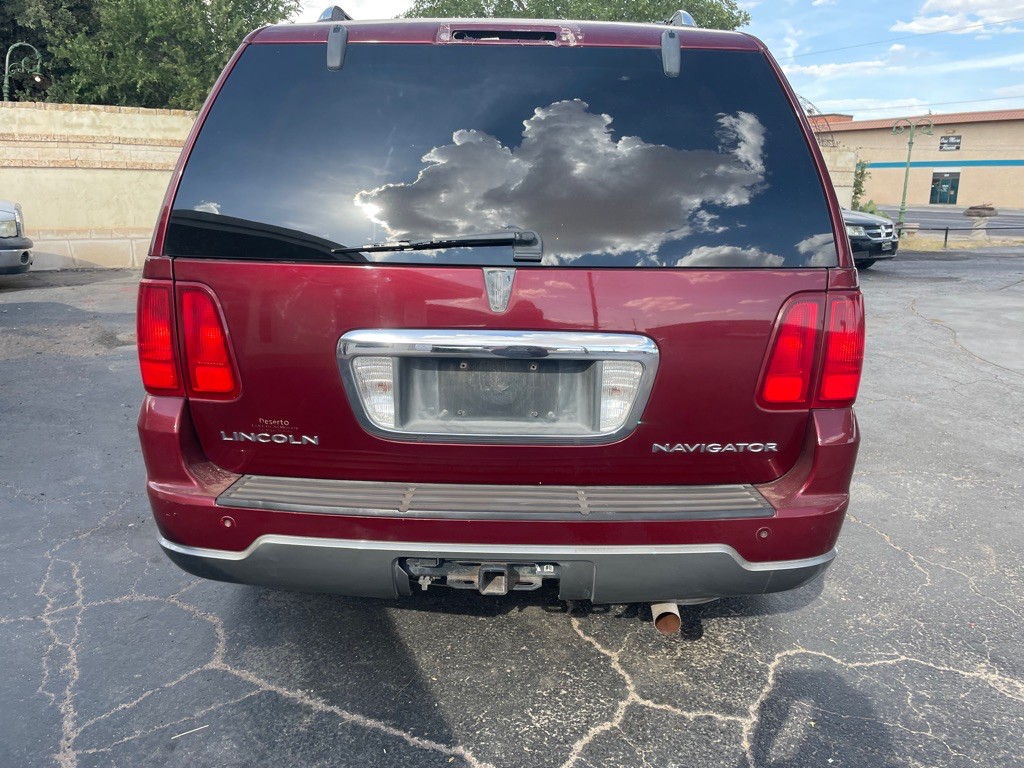 2004 Lincoln Navigator Image 4