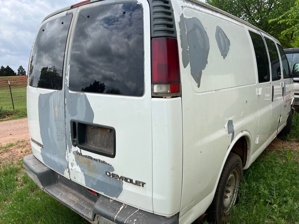 1999 Chevrolet Express Image 7