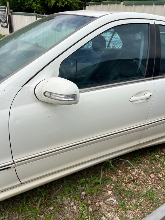 2005 Mercedes-Benz C-Class Image 11