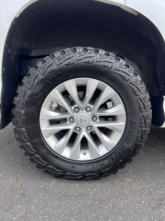 2018 Lexus GX Image 9