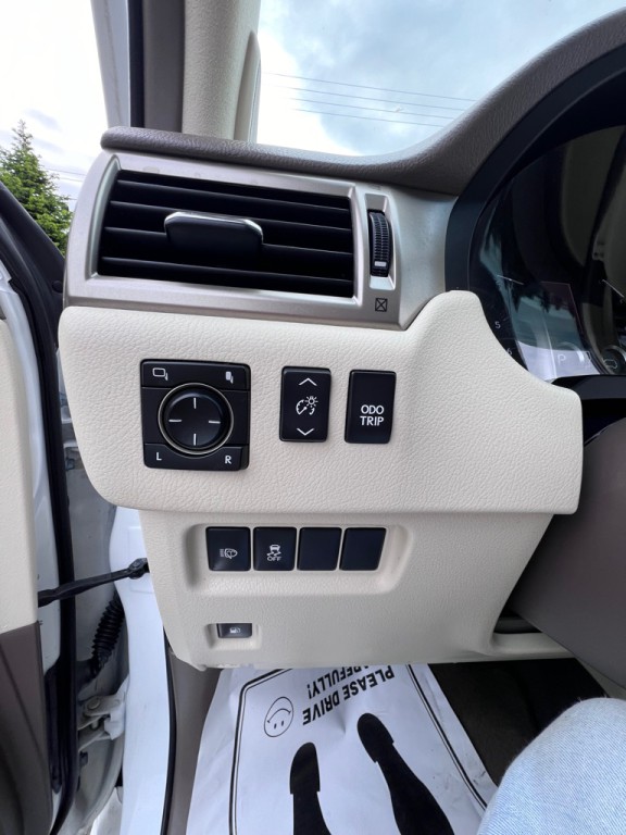 2018 Lexus GX Image 17