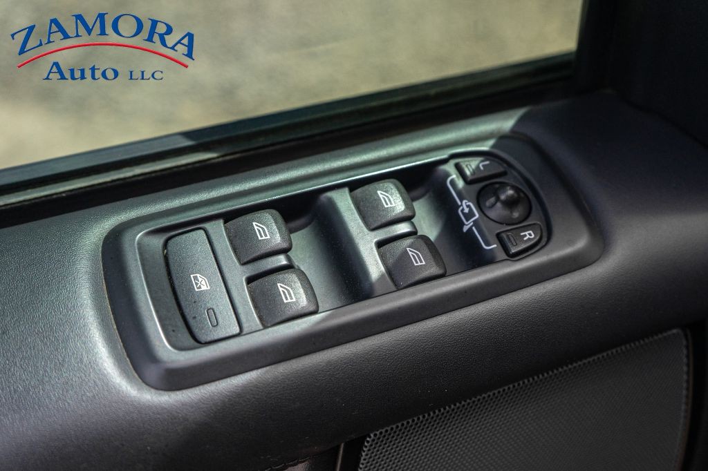 2016 Land Rover LR4 Image 9