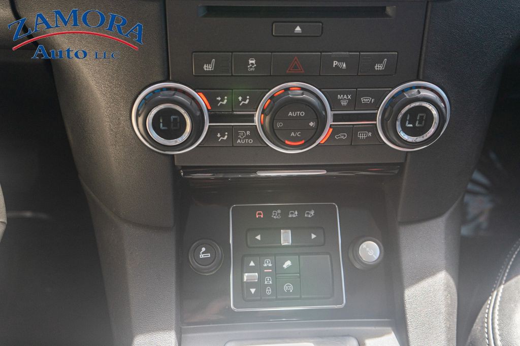 2016 Land Rover LR4 Image 13