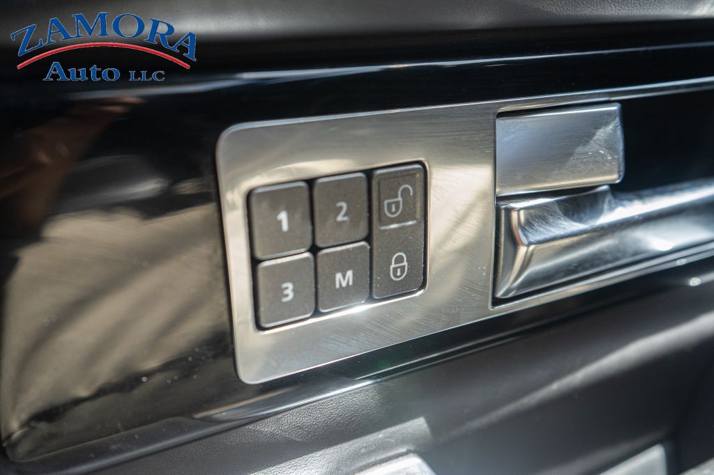 2016 Land Rover LR4 Image 16