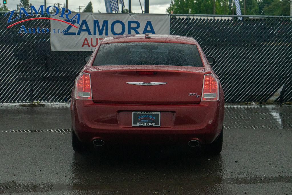 2012 Chrysler 300 Image 5