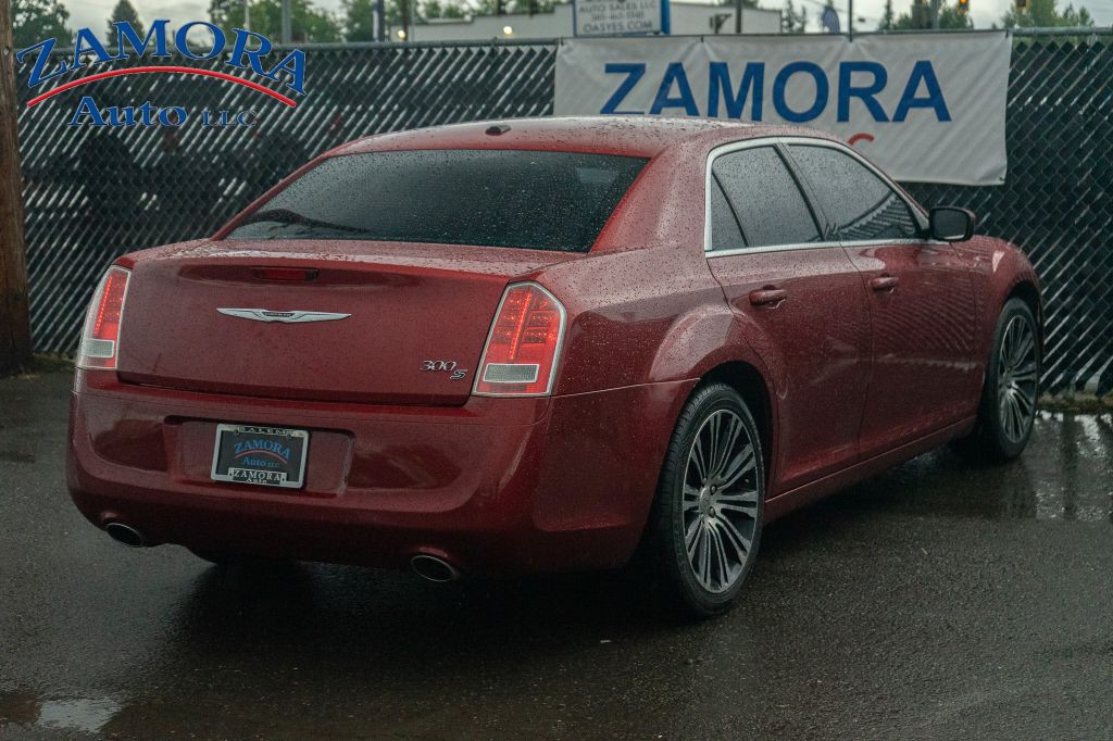 2012 Chrysler 300 Image 6