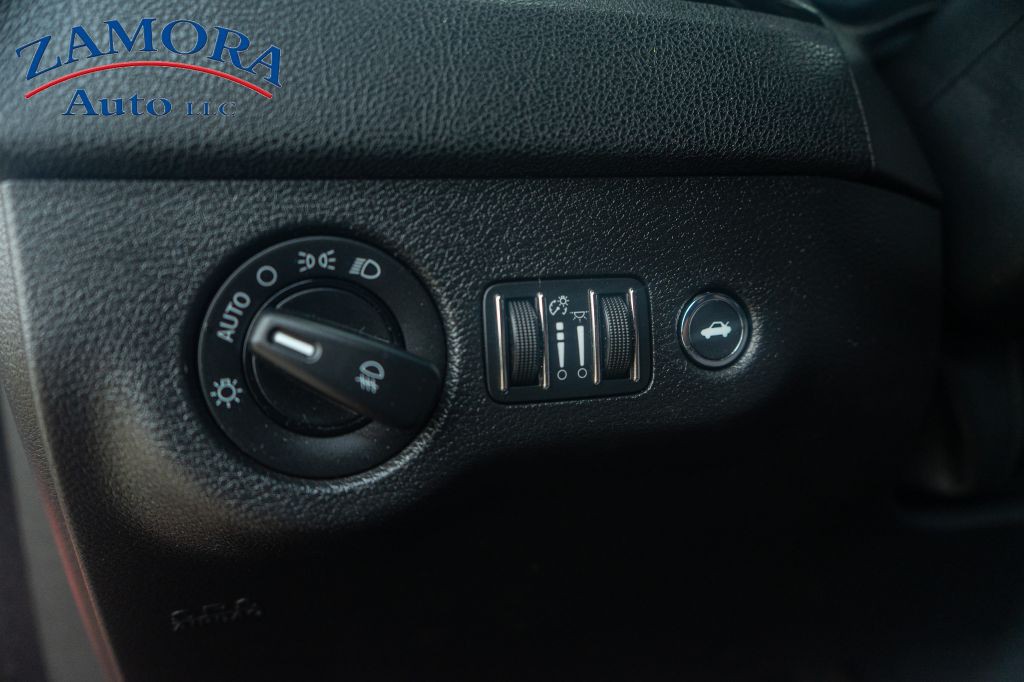 2012 Chrysler 300 Image 14