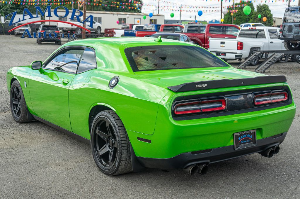 2017 Dodge Challenger Image 4