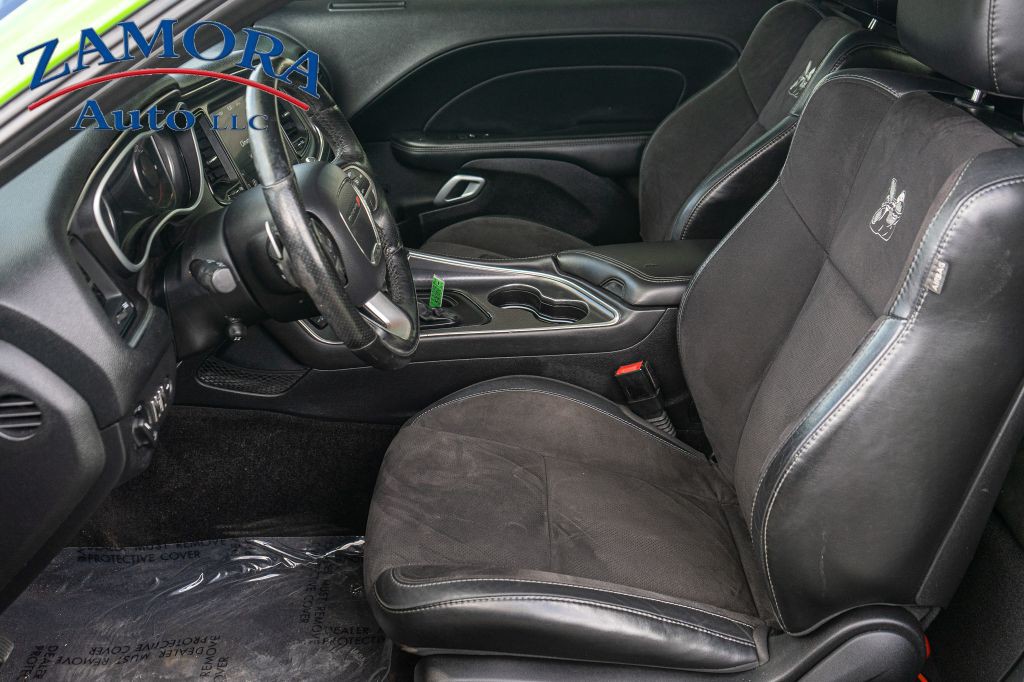 2017 Dodge Challenger Image 8