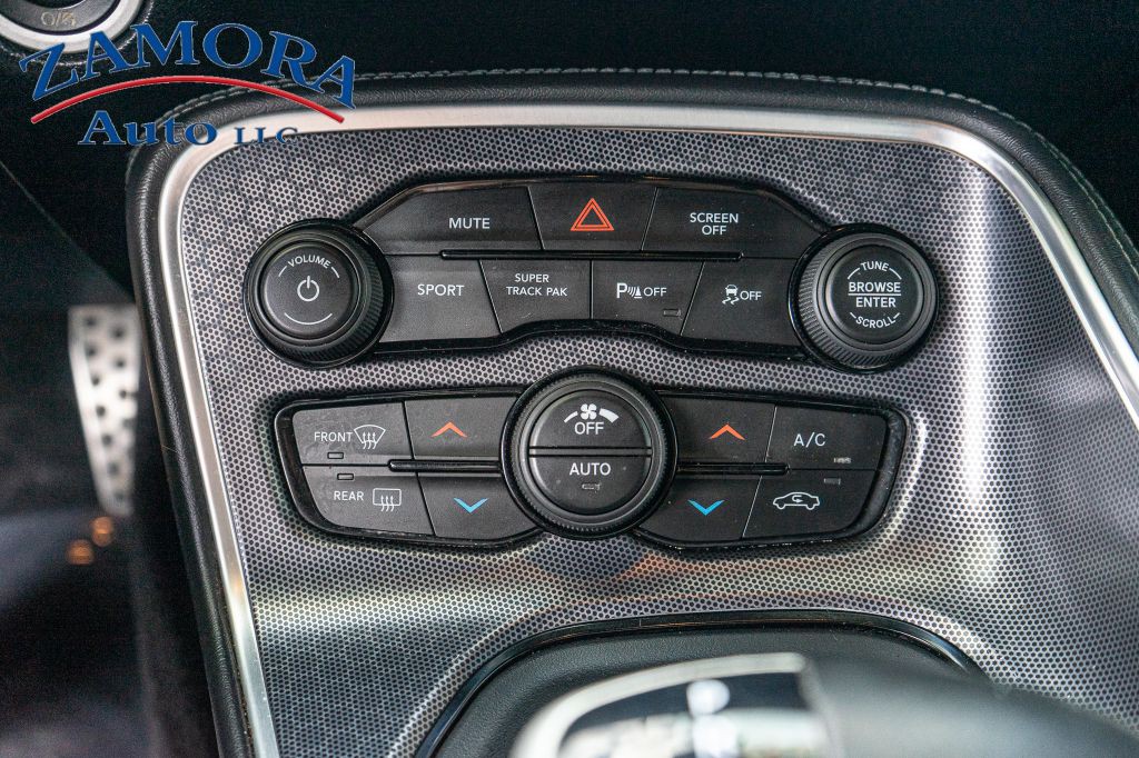 2017 Dodge Challenger Image 13