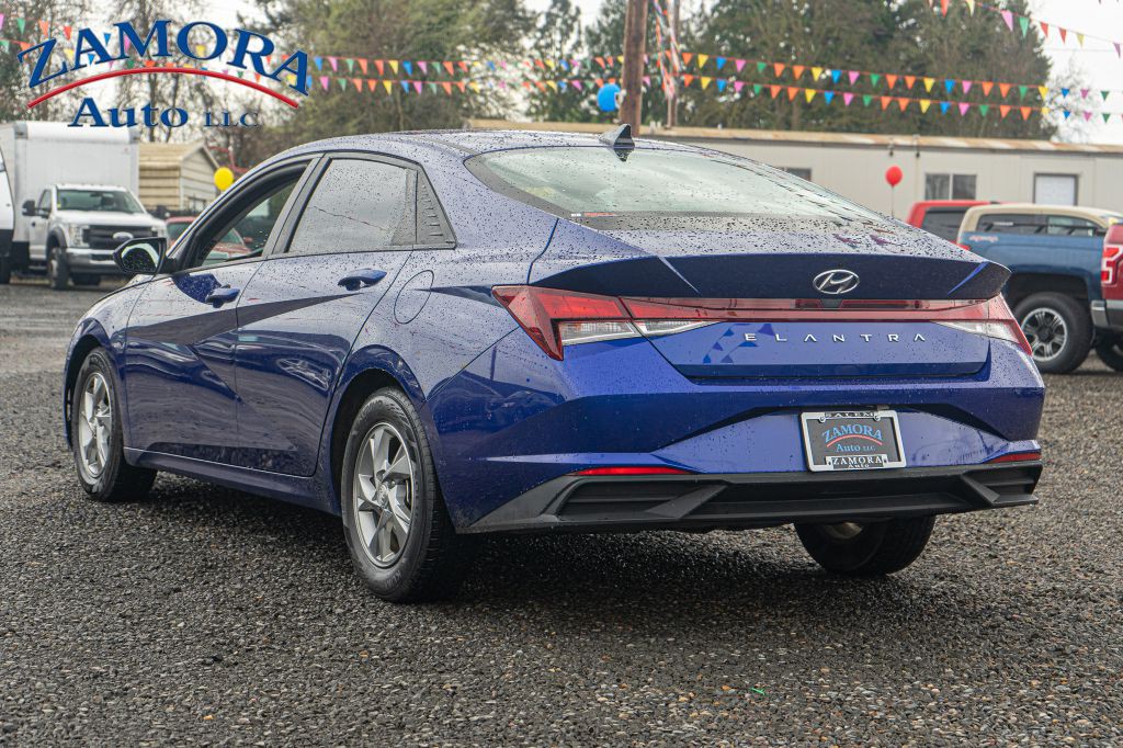 2022 Hyundai Elantra Image 5