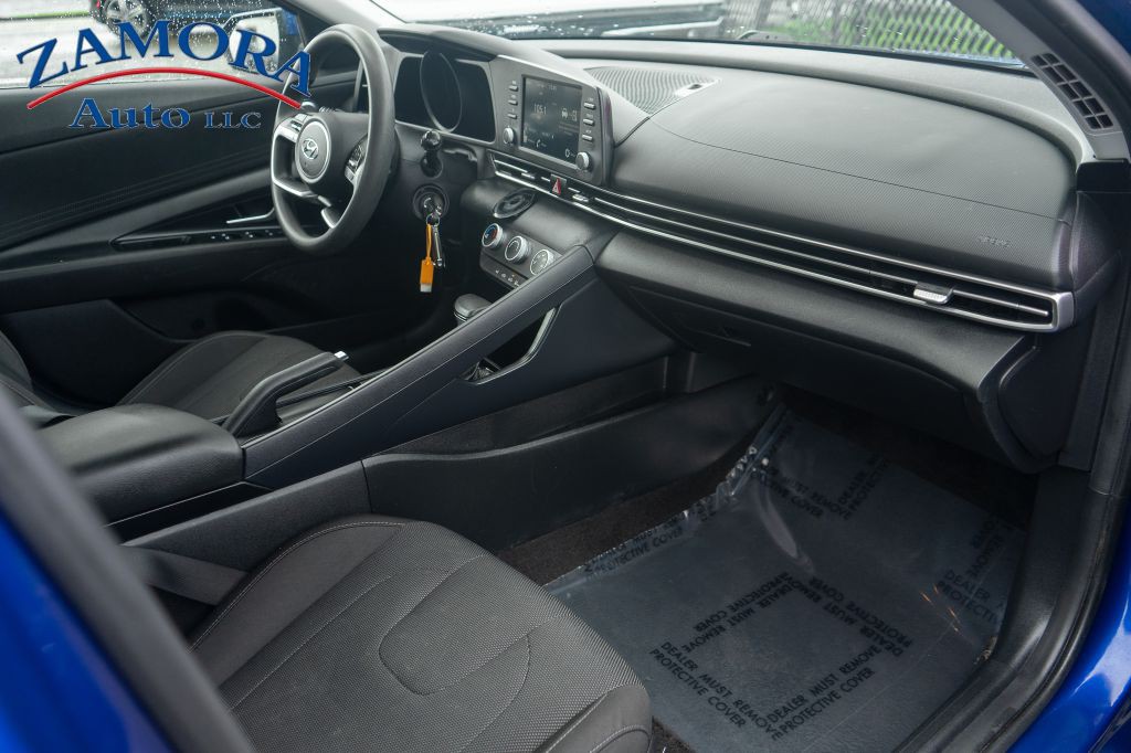 2022 Hyundai Elantra Image 12