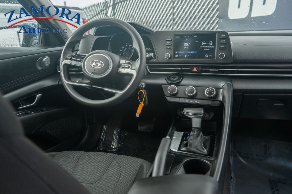 2022 Hyundai Elantra Image 13