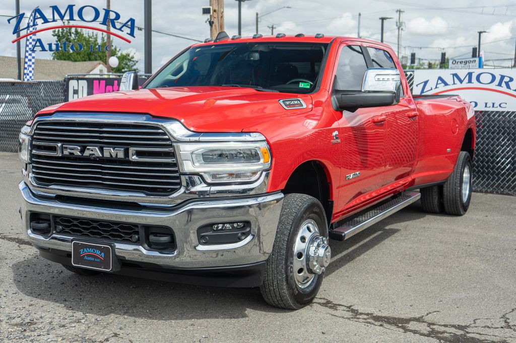 2023 RAM 3500 Image 3