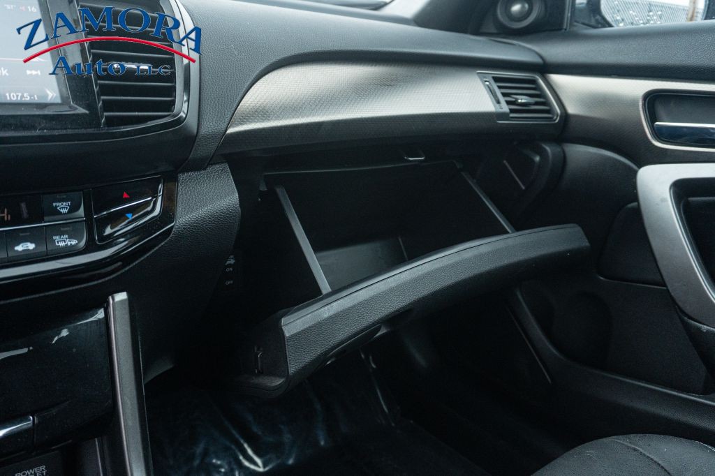 2017 Honda Accord Image 14