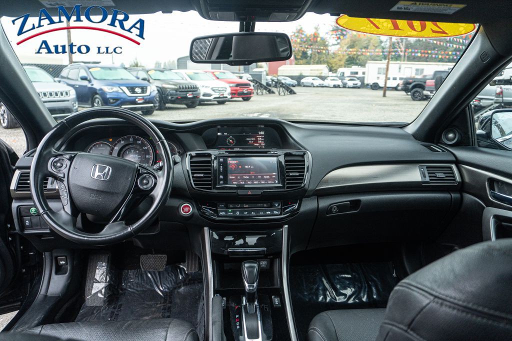 2017 Honda Accord Image 17