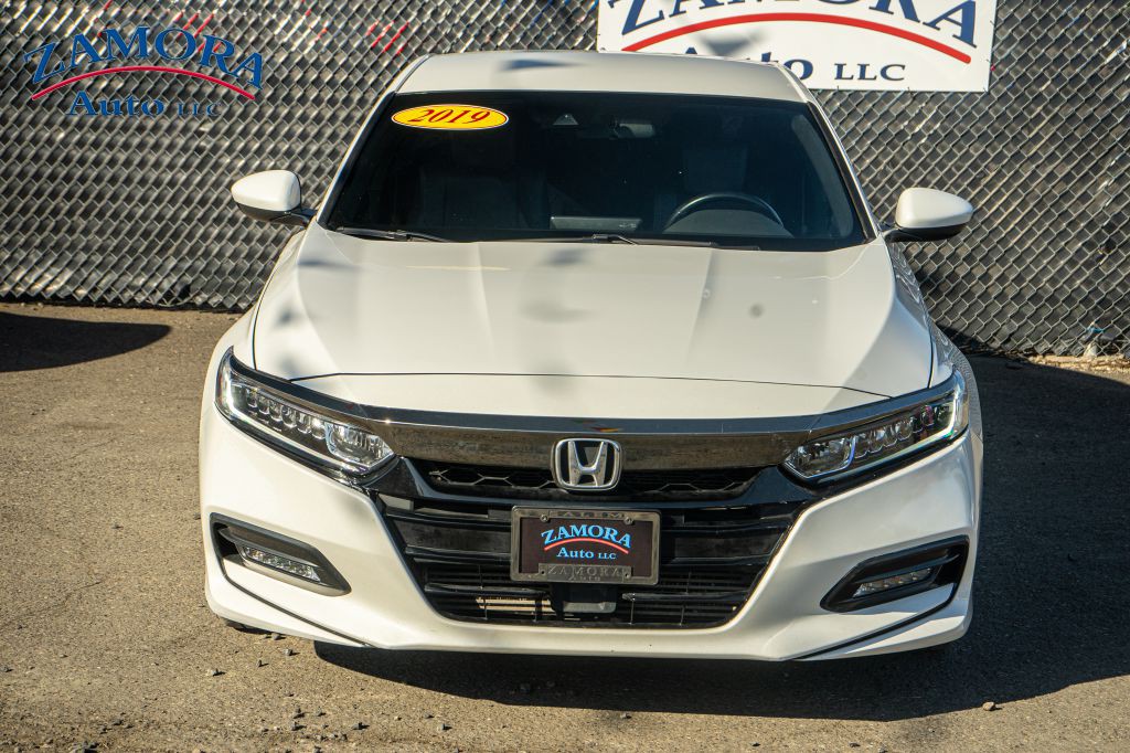 2019 Honda Accord Image 2