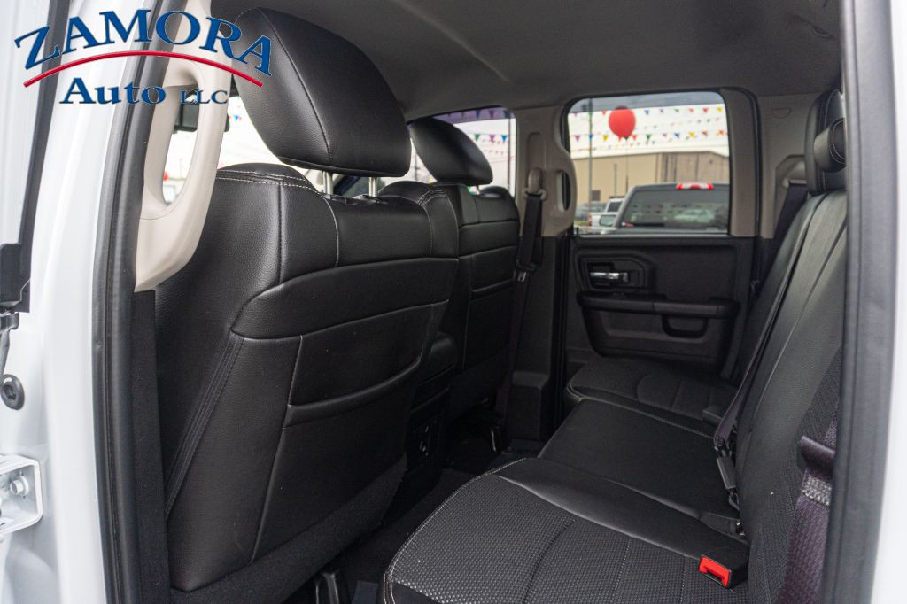 2015 RAM 1500 Image 9