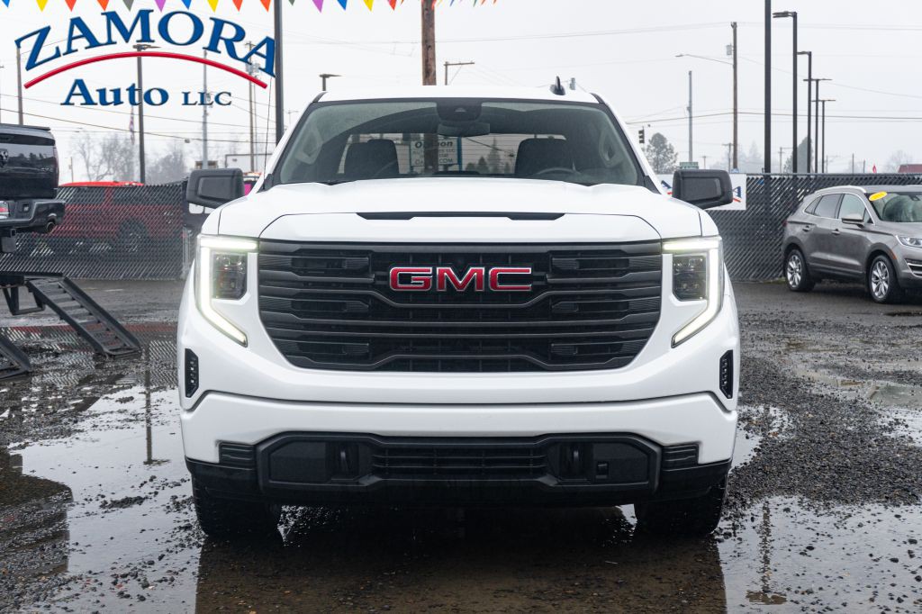 2024 GMC Sierra Image 2