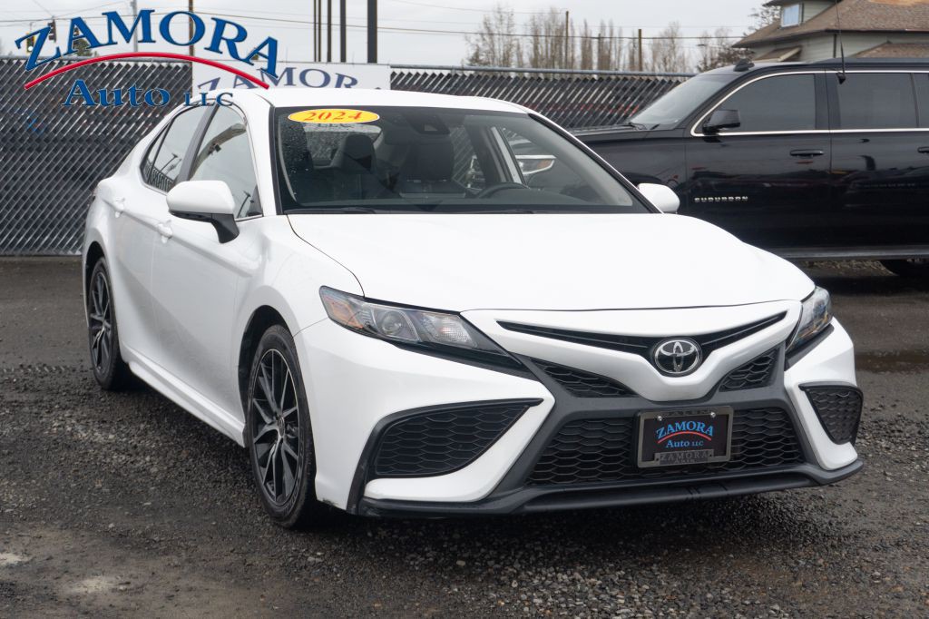 2024 Toyota Camry Image 1