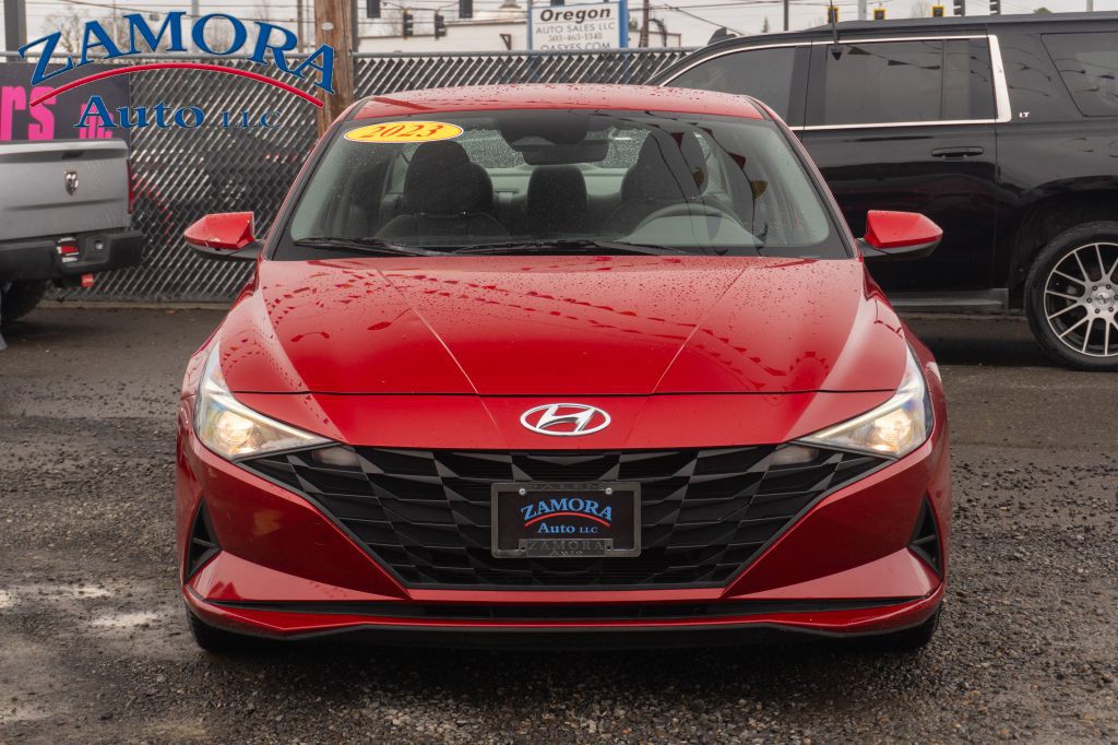 2023 Hyundai Elantra Image 2