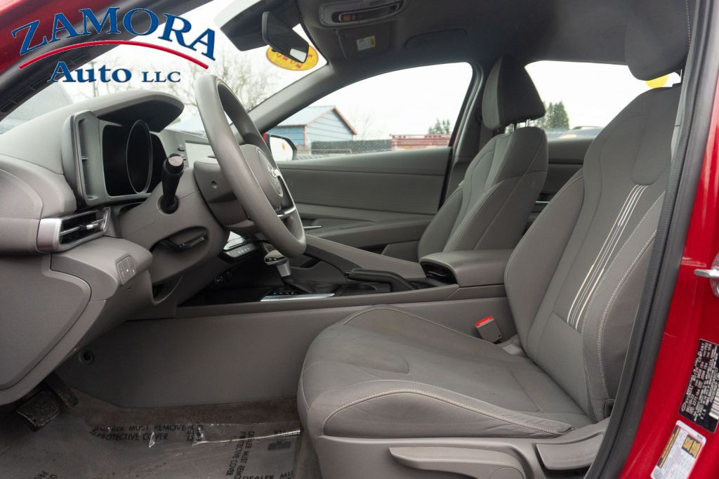 2023 Hyundai Elantra Image 8