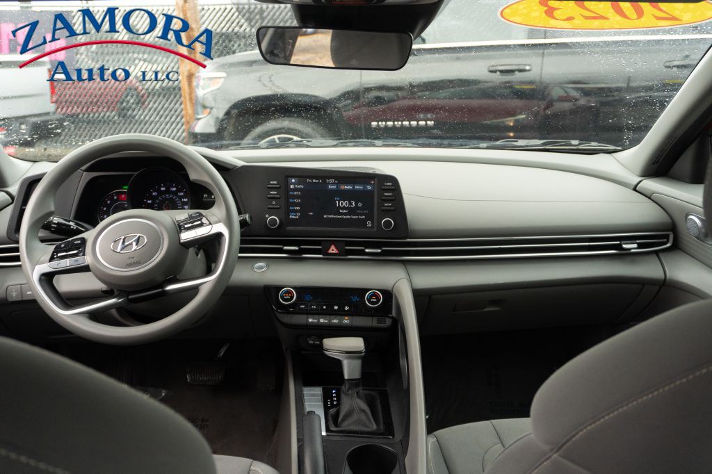 2023 Hyundai Elantra Image 17