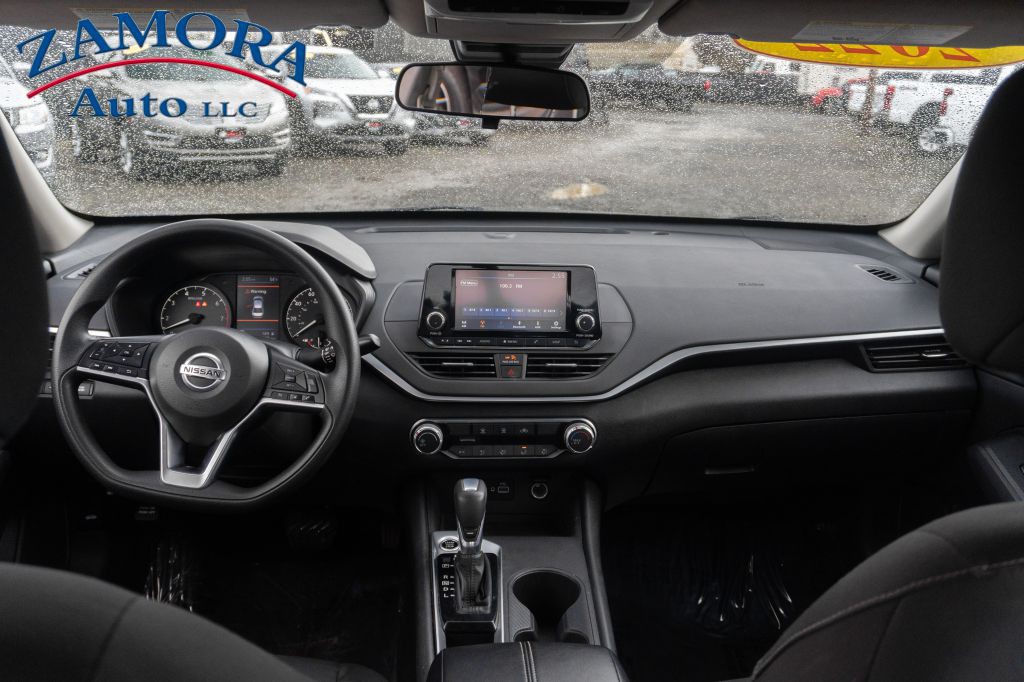 2022 Nissan Altima Image 15