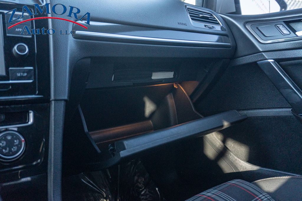 2018 Volkswagen GTI Image 11