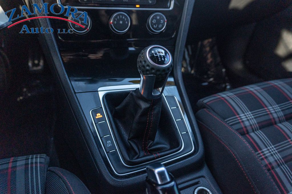 2018 Volkswagen GTI Image 12