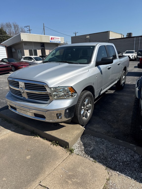 2016 RAM 1500 Image 2