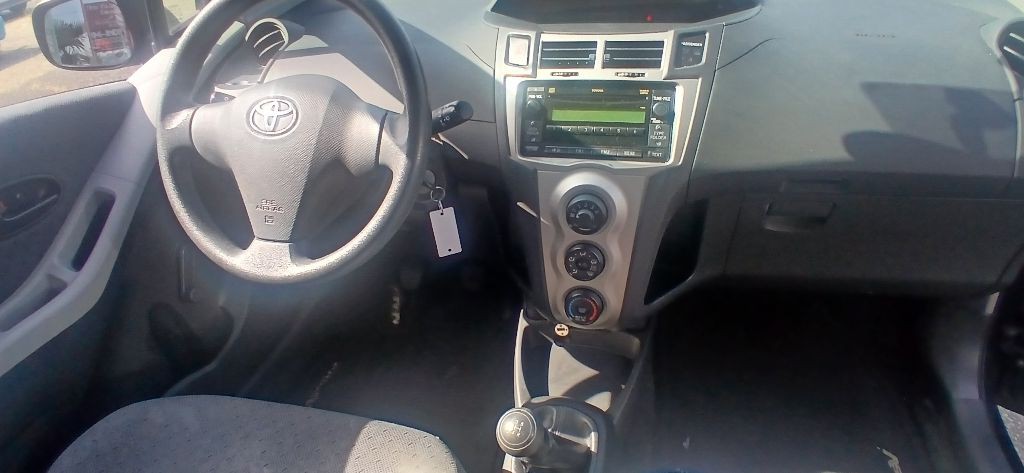 2009 Toyota Yaris Image 8