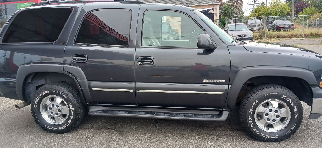 2003 Chevrolet Tahoe Image 2