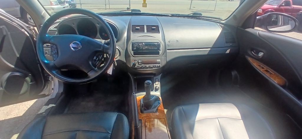 2002 Nissan Altima Image 8