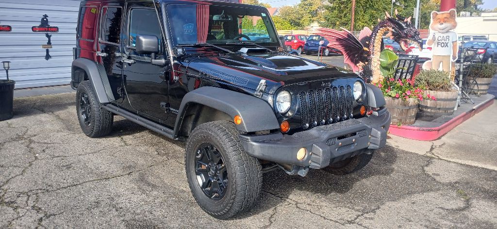 2013 Jeep Wrangler Unlimited Image 2