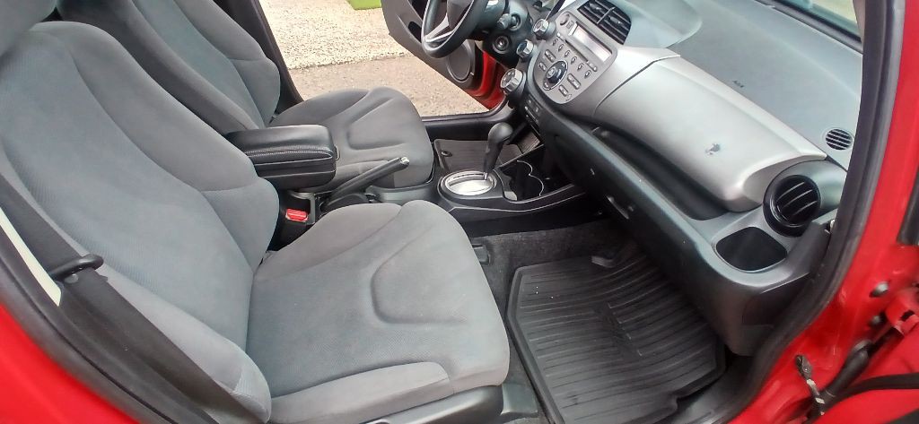 2013 Honda Fit Image 12