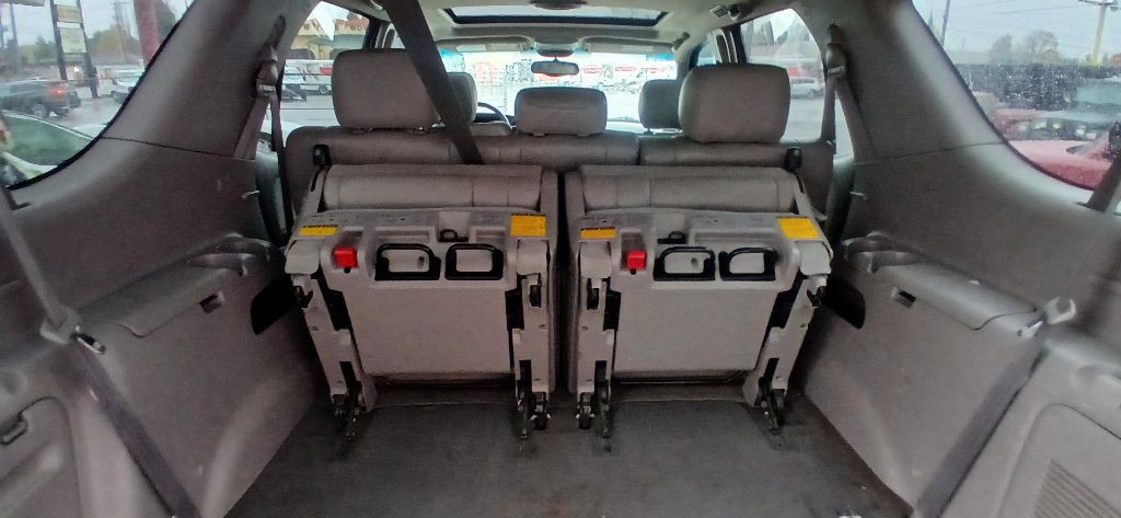 2006 Toyota Sequoia Image 15