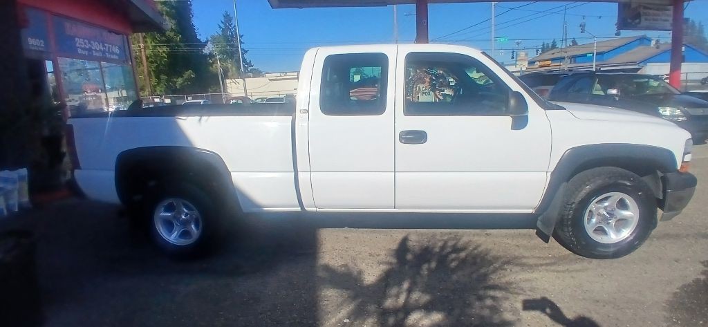 2002 Chevrolet Silverado 1500 Image 2