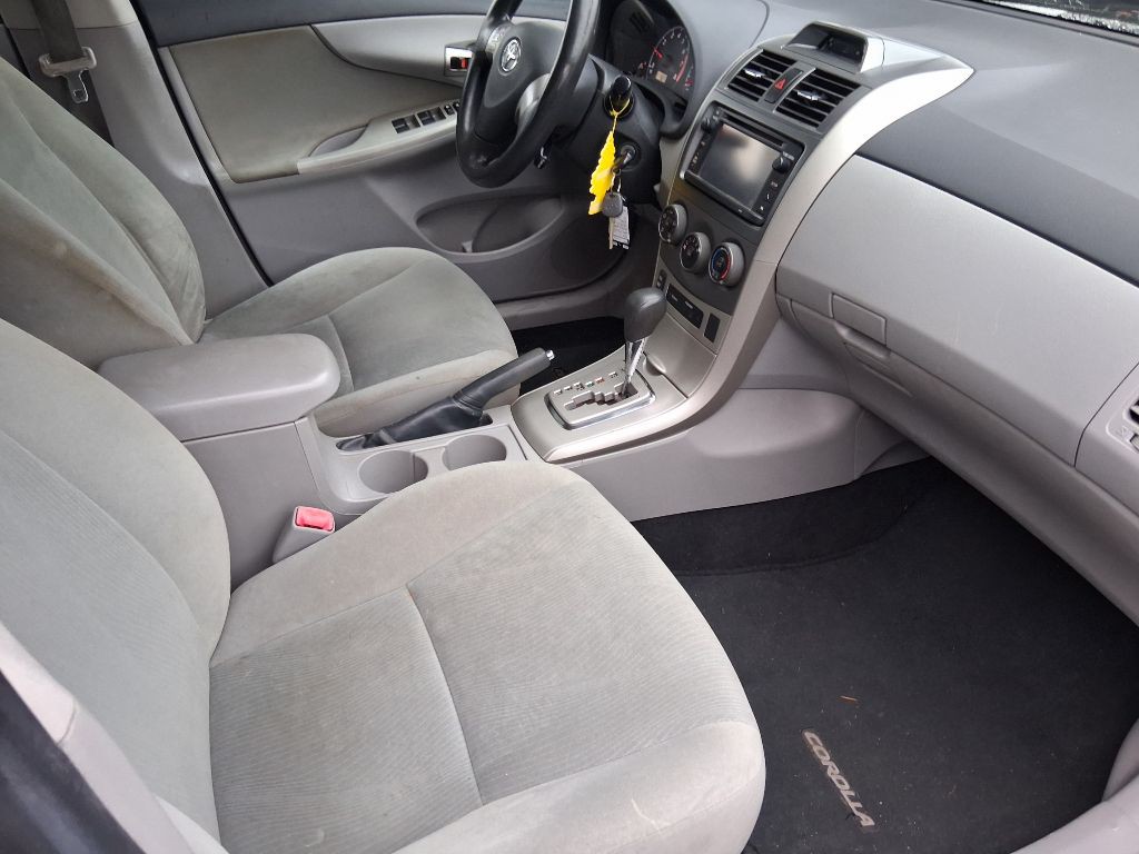 2013 Toyota Corolla Image 10