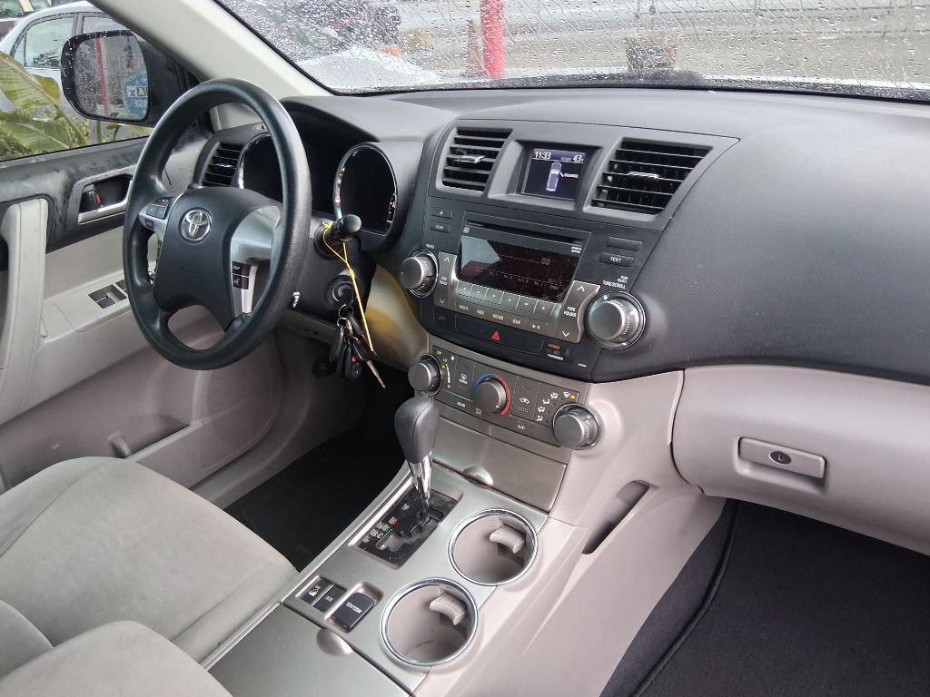 2012 Toyota Highlander Image 11
