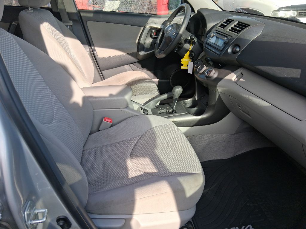 2012 Toyota Rav4 Image 9