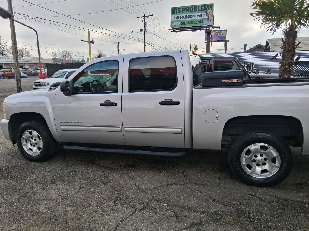 2010 Chevrolet Silverado 1500 Image 3
