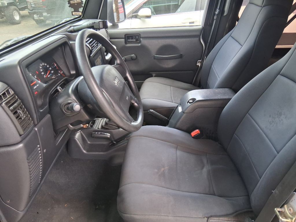 2004 Jeep Wrangler Image 9